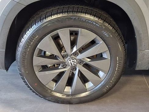 Used 2022 Volkswagen Taos S image 8