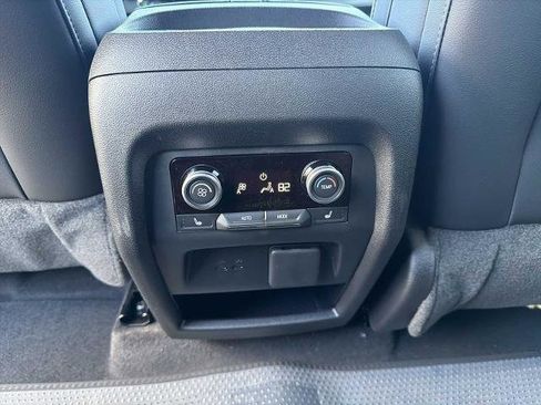 New 2026 Buick Enclave Avenir w/ Super Cruise Package FWD image 4
