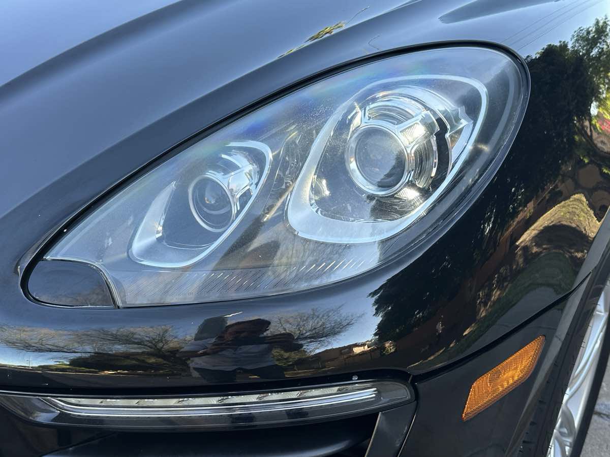 Used 2018 Porsche Macan AWD/4WD image 57