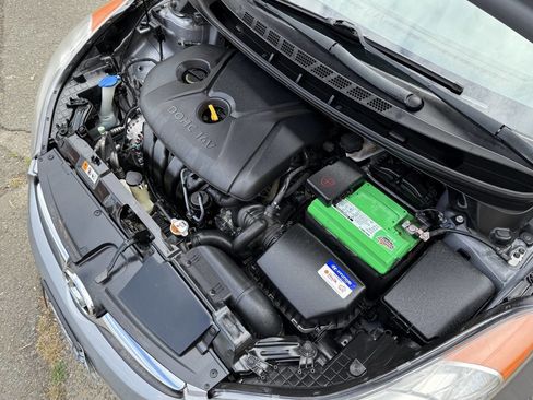 Used 2013 Hyundai Elantra GLS image 15