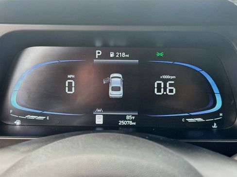 Used 2025 Hyundai Elantra Sport FWD image 9