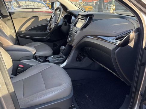 Used 2017 Hyundai Santa Fe Sport image 18