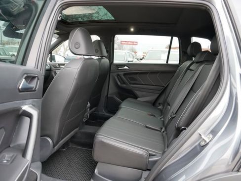 Certified 2024 Volkswagen Tiguan SE R-Line image 17