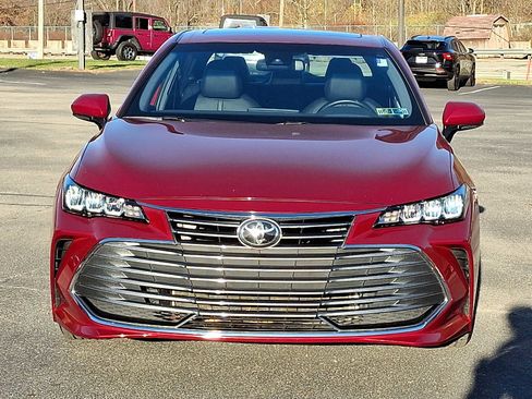 Used 2021 Toyota Avalon XLE w/ Moonroof Package image 3