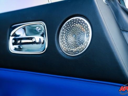 Used 2017 Rolls-Royce Wraith image 14