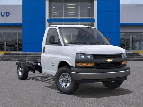New 2025 Chevrolet Express 3500 w/ Power Convenience Package image 7
