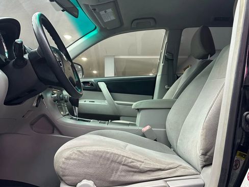 Used 2013 Toyota Highlander SE image 10