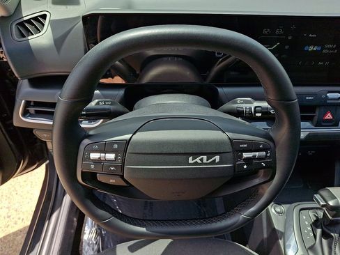 Used 2025 Kia K4 EX FWD image 18