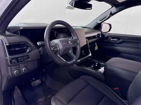 New 2026 GMC Yukon XL Elevation w/ LPO, Floor Liner Package AWD/4WD image 3
