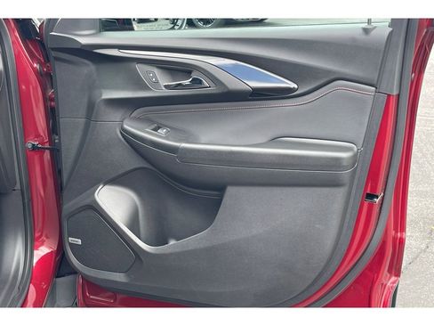 Used 2023 Chevrolet TrailBlazer RS w/ Sun and Liftgate Package FWD image 22