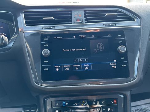 Certified 2022 Volkswagen Tiguan SEL R-Line image 55