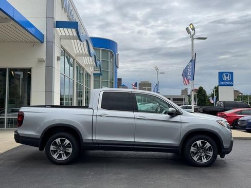 Certified 2017 Honda Ridgeline RTL-E image 2