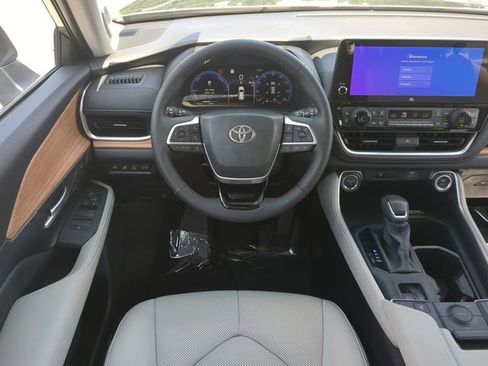 Certified 2026 Toyota Grand Highlander AWD Hybrid image 16