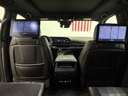 Used 2021 Cadillac Escalade ESV Sport image 19