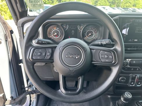 Used 2025 Jeep Wrangler Sport AWD/4WD image 11