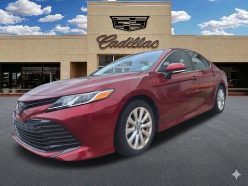 Used 2019 Toyota Camry LE w/ Convenience Package FWD image 3