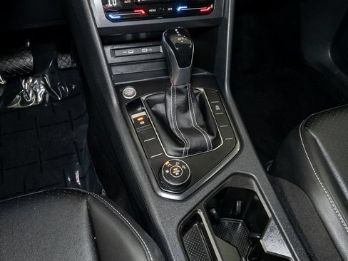 Used 2023 Volkswagen Tiguan SE w/ Panoramic Sunroof Package AWD/4WD image 21