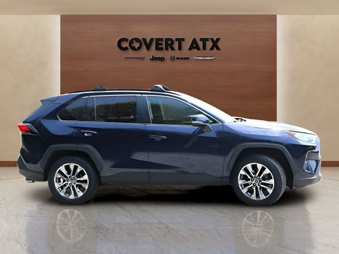 Used 2019 Toyota RAV4 XLE Premium w/ All Weather Liner Package FWD image 6
