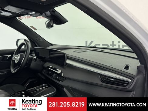 Used 2025 Buick Enclave Preferred image 21