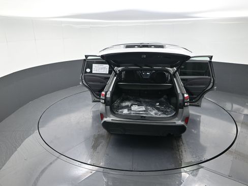 New 2026 Subaru Forester Premium image 13