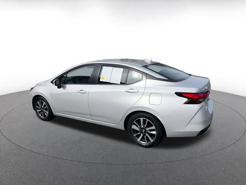 Used 2025 Nissan Versa SV image 10