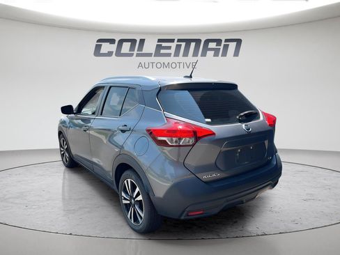 Used 2019 Nissan Kicks SV FWD image 7
