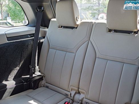 Used 2019 Land Rover Discovery HSE AWD/4WD image 25