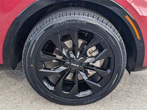 Certified 2022 Kia Sorento SX image 18