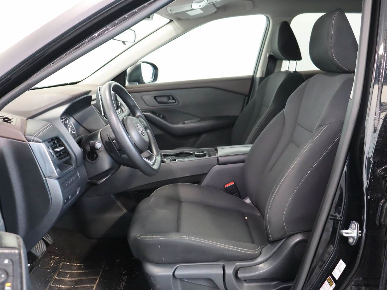 Used 2023 Nissan Rogue S AWD/4WD image 8