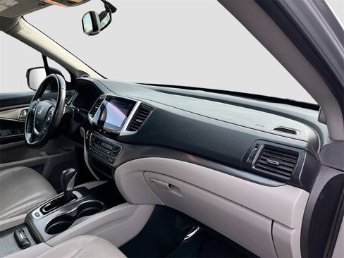 Used 2017 Honda Ridgeline RTL-T image 29