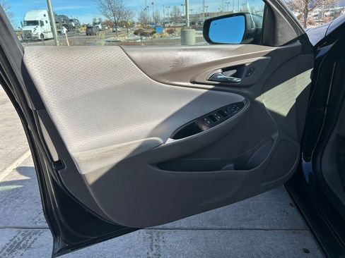 Used 2019 Chevrolet Malibu LT w/ Driver Confidence Package image 8