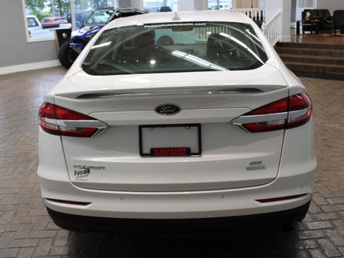 Used 2020 Ford Fusion SE w/ Equipment Group 151A FWD image 6