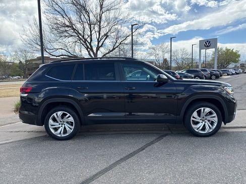 Used 2023 Volkswagen Atlas SE w/ Panoramic Sunroof Package image 7