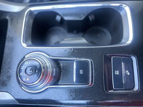 Used 2018 Ford Fusion SE w/ Equipment Group 602A FWD image 13