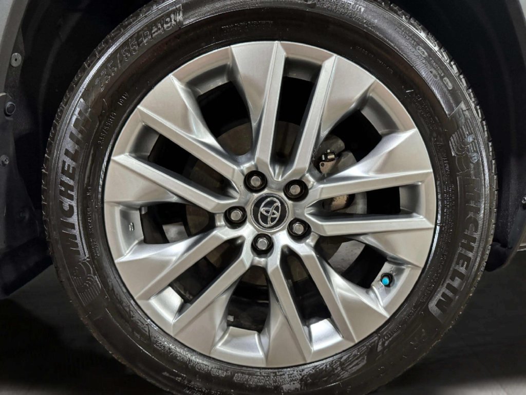 Used 2020 Toyota RAV4 Limited w/ Limited Grade Weather Package AWD/4WD image 32