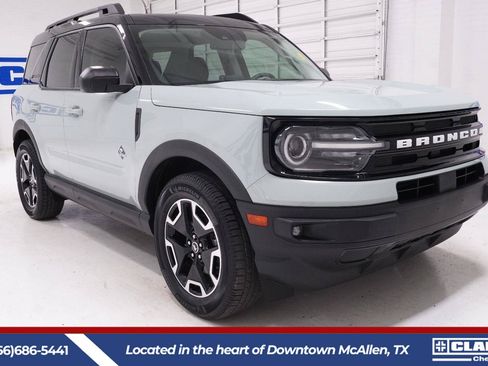 Used 2024 Ford Bronco Sport Outer Banks w/ Tech Package AWD/4WD image 3