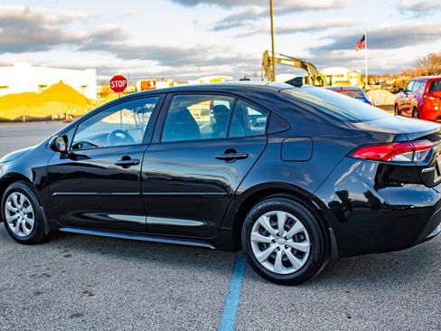 Used 2022 Toyota Corolla LE w/ Carpet Mat Package (TMS) image 6