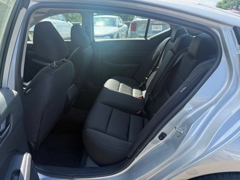 Used 2024 Nissan Altima 2.5 SV FWD image 25