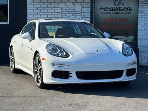 Used 2015 Porsche Panamera S RWD image 3