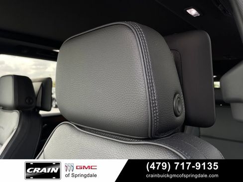 Used 2026 GMC Yukon Denali w/ Advanced Technology Package AWD/4WD image 22
