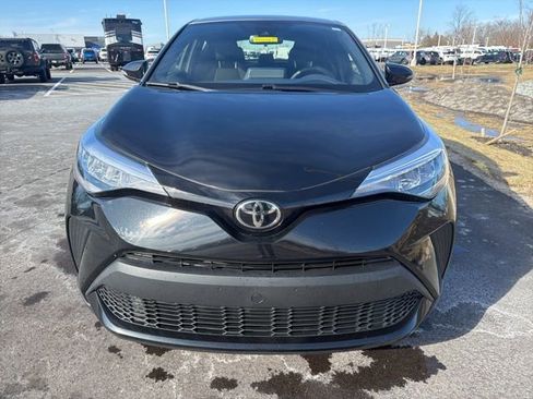 Used 2020 Toyota C-HR XLE image 3