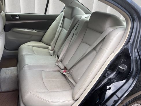 Used 2011 INFINITI G25 x w/ Moonroof Pkg AWD/4WD image 15