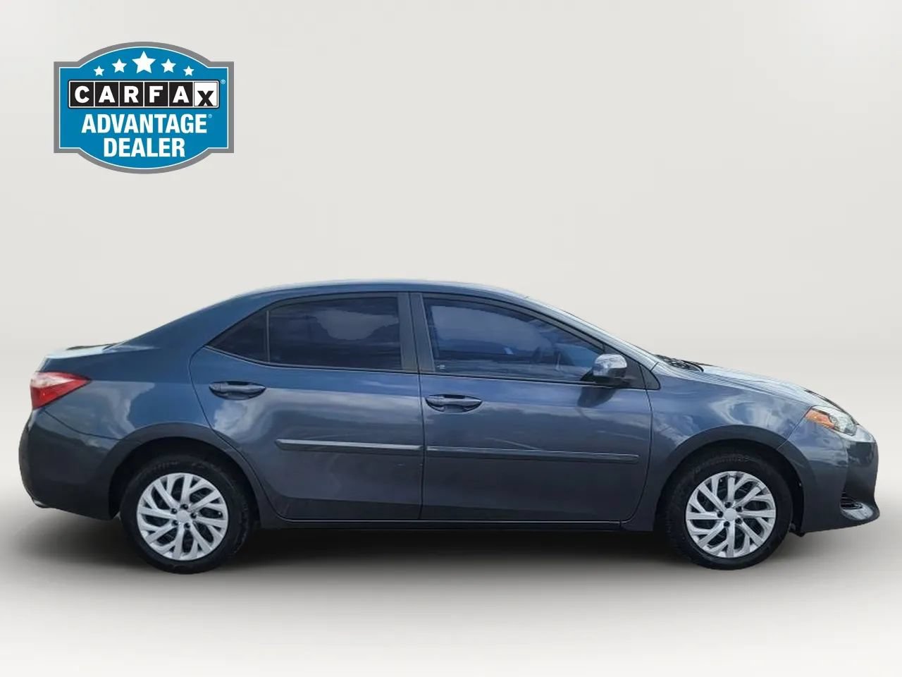 Used 2017 Toyota Corolla LE FWD image 4