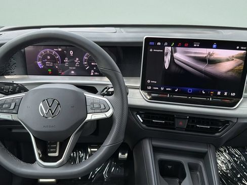 New 2026 Volkswagen Tiguan SE R-Line FWD image 18