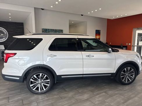 Used 2018 Ford Explorer Platinum AWD/4WD image 10