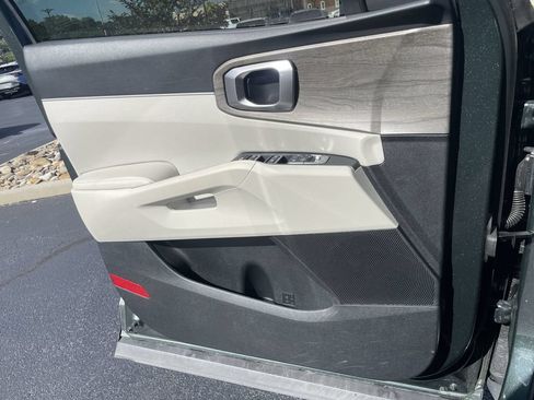 Certified 2022 Kia Sorento S w/ Panoramic Sunroof Package AWD/4WD image 22