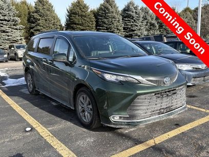 Used 2022 Toyota Sienna XLE