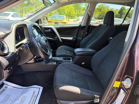 Used 2016 Toyota RAV4 XLE AWD/4WD image 17