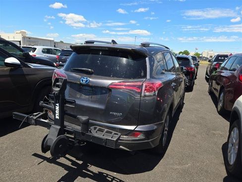 Used 2018 Toyota RAV4 LE AWD/4WD image 7