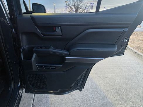 Used 2025 Toyota 4Runner SR5 image 28